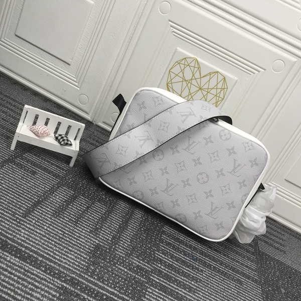 ルイヴィトンバッグ側面デザイン